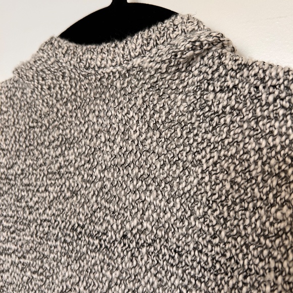 COMMUNITY | Aritzia Ionic Cape | XXS - Picture 9 of 11